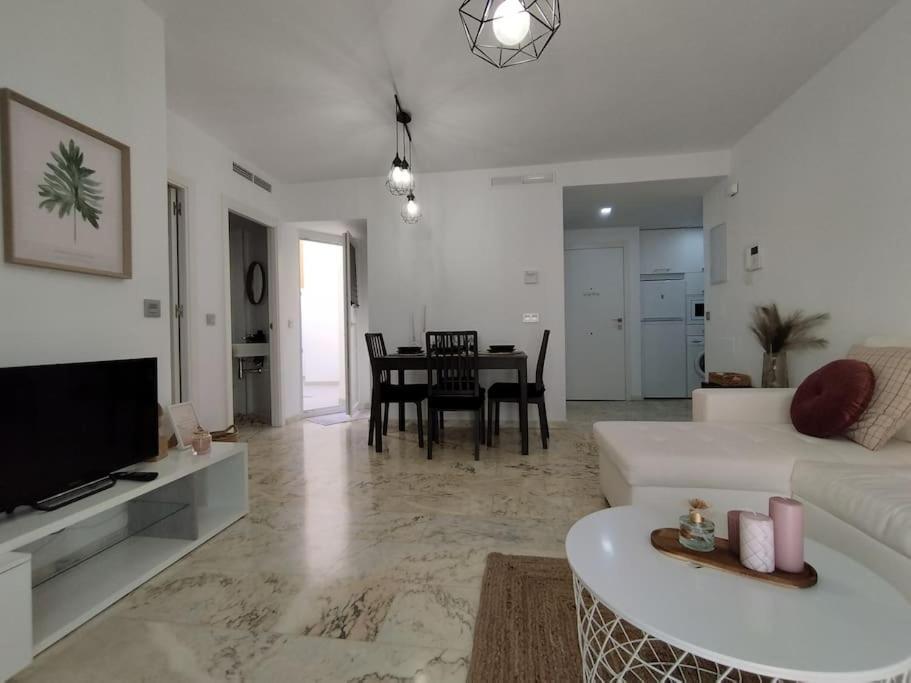 טורמולינוס Love Rent4 Malaga Lyli מראה חיצוני תמונה